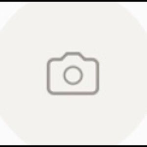 Meet your Posher, Leila